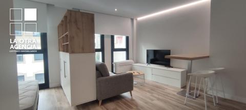 ¡Estudio amplio y moderno en alquiler en la calle Venezuela, Vigo!