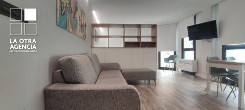 ¡Estudio amplio y moderno en alquiler en la calle Venezuela, Vigo!